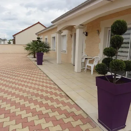 La Roseraie Pres De Vichy Guest house *