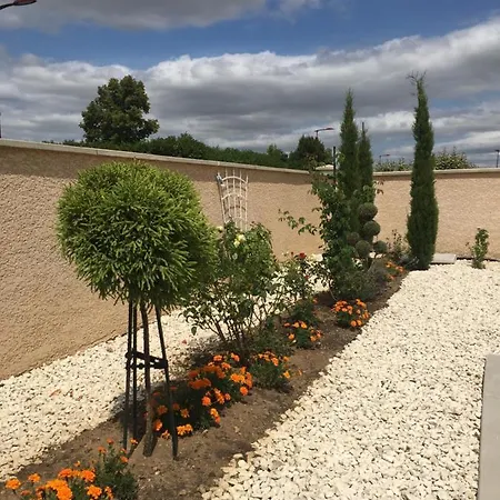 Guest house La Roseraie Pres De Vichy Charmeil